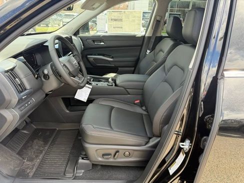 New 2026 Nissan Pathfinder SL image 17