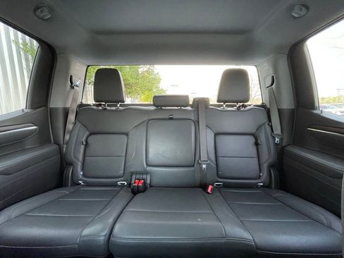 Used 2025 GMC Sierra 1500 SLT image 30