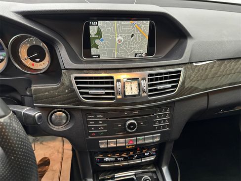 Used 2016 Mercedes-Benz E 350 Sedan image 28