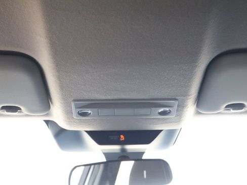 Used 2025 Nissan Kicks SV FWD image 33