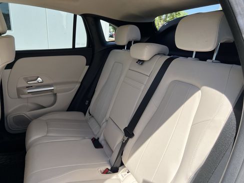 Certified 2023 Mercedes-Benz GLA 250 4MATIC image 33