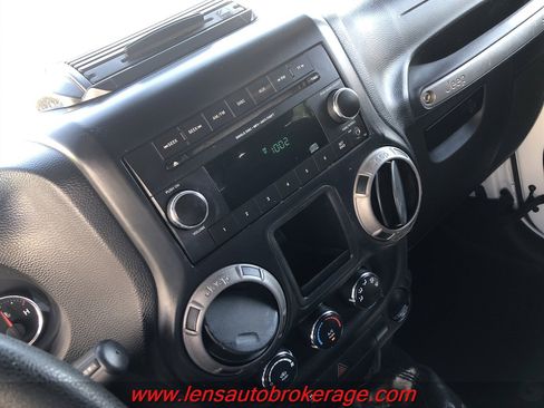 Used 2014 Jeep Wrangler Unlimited Sport AWD/4WD image 17