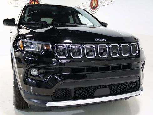 Used 2022 Jeep Compass Limited image 22