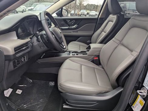 New 2026 Lincoln Corsair Premiere image 17