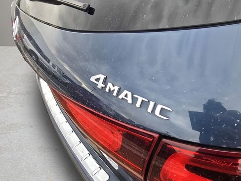 Used 2022 Mercedes-Benz GLA 250 4MATIC w/ Premium Package Lite image 9