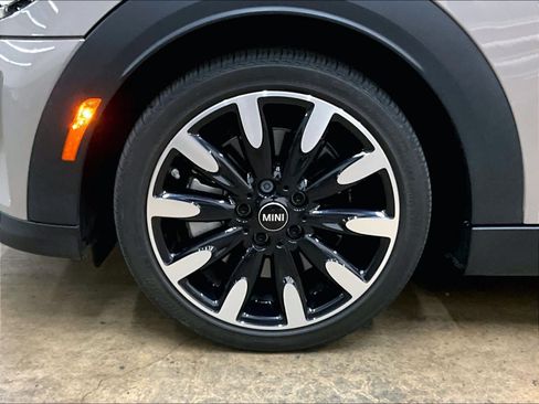 Used 2024 MINI Cooper S w/ Signature Upholstery Package FWD image 12