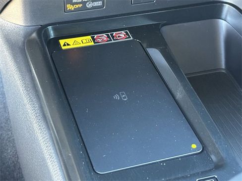 Certified 2025 Toyota Camry SE w/ Convenience Package image 18