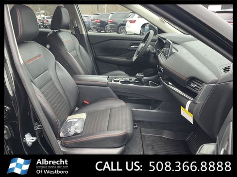 Used 2025 Nissan Rogue SV w/ Rock Creek Premium Package image 21