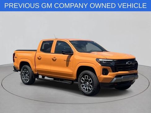 Used 2025 Chevrolet Colorado Z71 w/ Technology Package AWD/4WD image 6