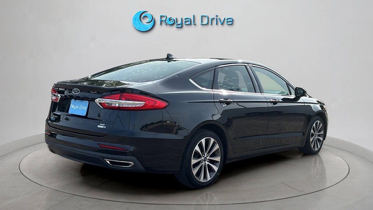 Used 2020 Ford Fusion SE AWD/4WD image 6