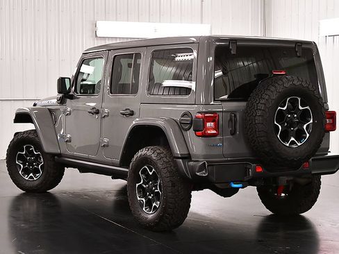 Used 2023 Jeep Wrangler Unlimited Rubicon 4xe w/ Cold Weather Group AWD/4WD image 5