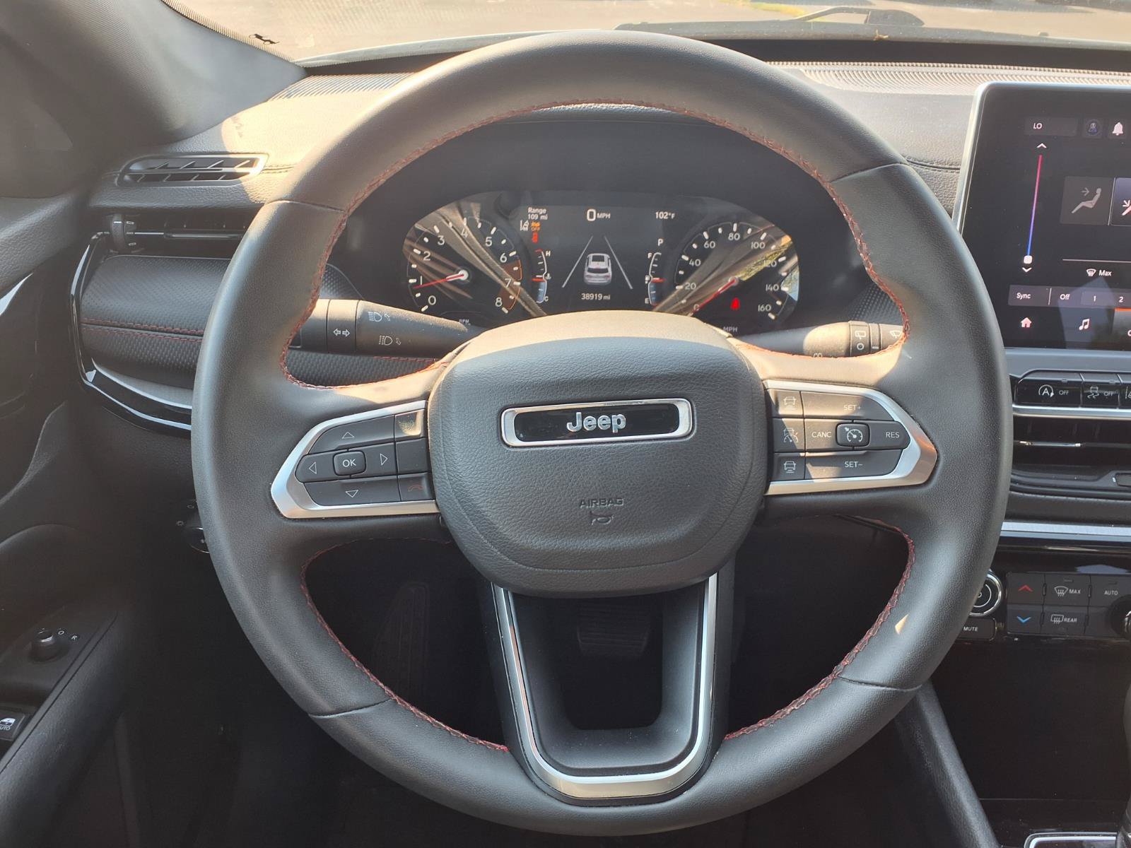 Used 2025 Jeep Compass Trailhawk AWD/4WD image 19