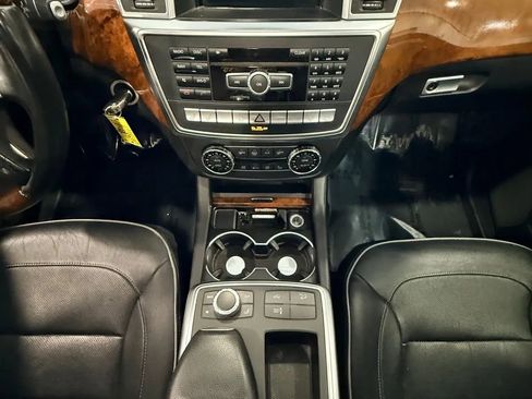 Used 2013 Mercedes-Benz GL 550 4MATIC image 27
