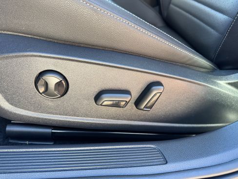 Used 2021 Volkswagen Jetta SE w/ SE Cold Weather Package image 8