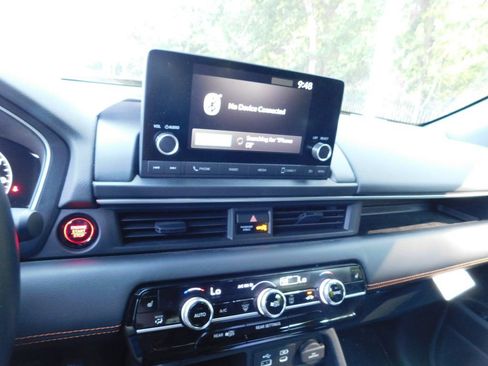 Certified 2025 Honda Pilot Sport image 9
