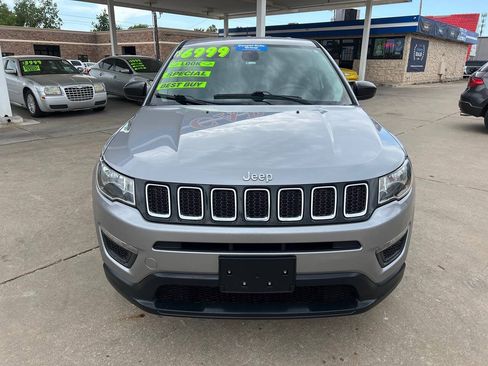 Used 2018 Jeep Compass Sport FWD image 3