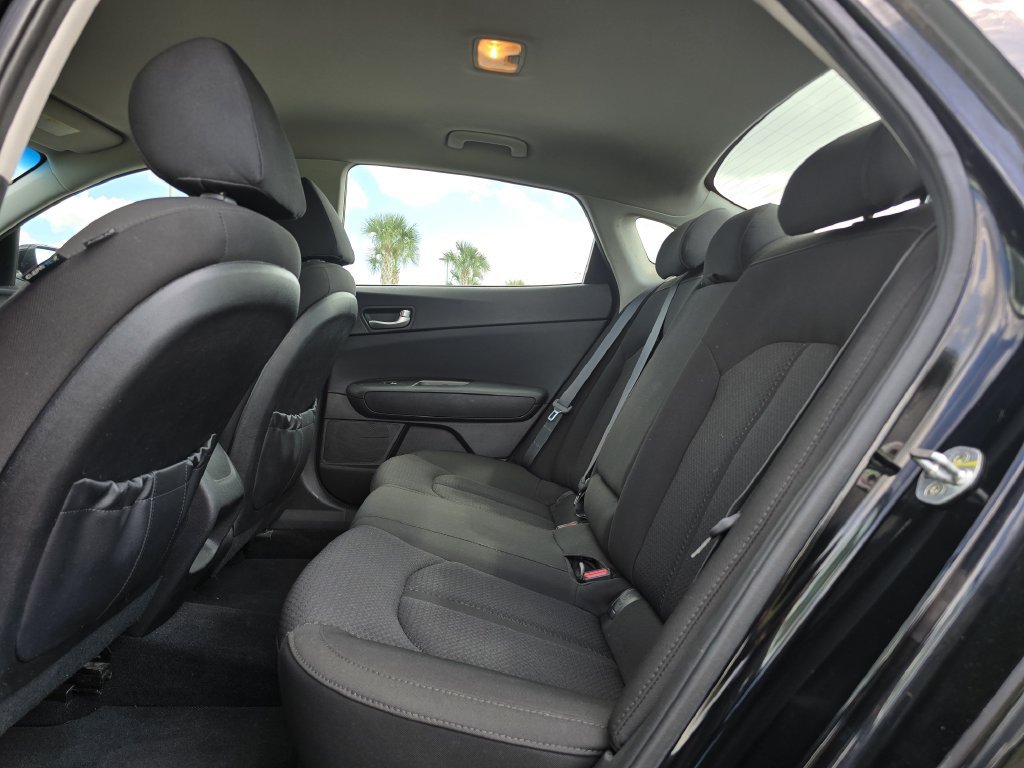 Used 2017 Kia Optima LX FWD image 13