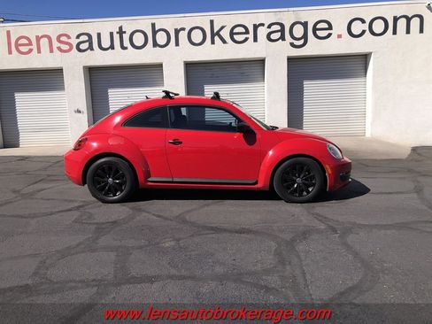 Used 2014 Volkswagen Beetle 1.8T image 1