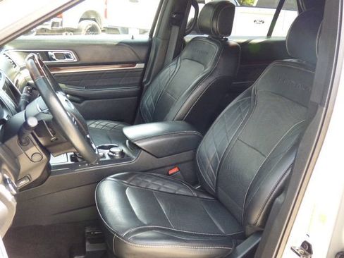 Used 2017 Ford Explorer Platinum AWD/4WD image 26