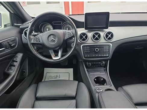 Used 2017 Mercedes-Benz GLA 250 4MATIC w/ Premium Package image 9