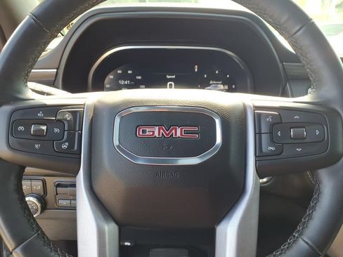 Used 2023 GMC Yukon SLT w/ SLT Premium Package AWD/4WD image 6