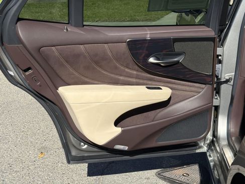 Used 2019 Lexus LS 500 image 27