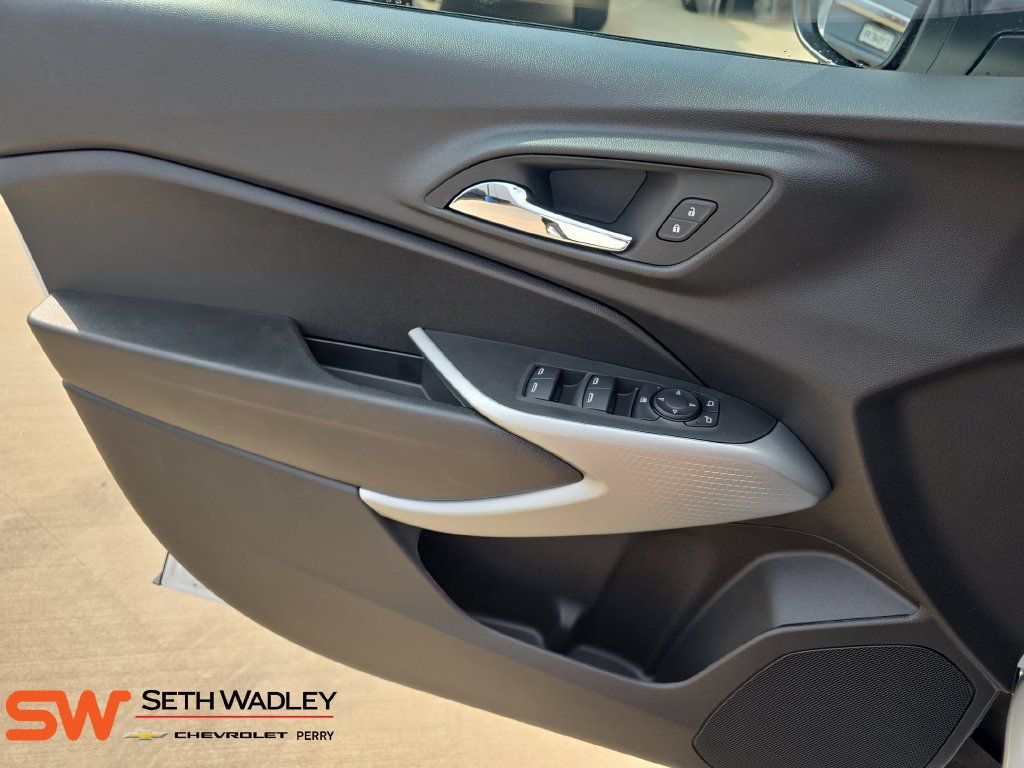 New 2026 Chevrolet Trax LS w/ LS Convenience Package FWD image 28