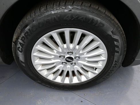 Used 2019 Lincoln Nautilus Premier image 35