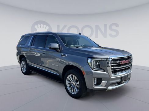 Used 2022 GMC Yukon XL SLT w/ SLT Premium Package image 18