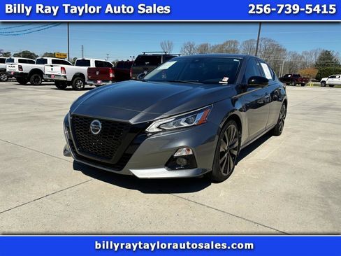 Used 2020 Nissan Altima 2.5 Platinum image 1