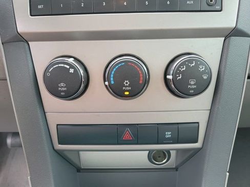 Used 2008 Dodge Avenger SE FWD image 17