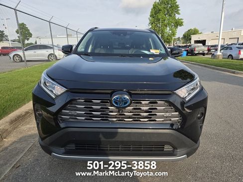Used 2021 Toyota RAV4 Limited AWD/4WD image 2