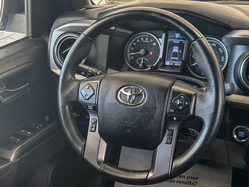 Used 2022 Toyota Tacoma TRD Off-Road RWD image 15