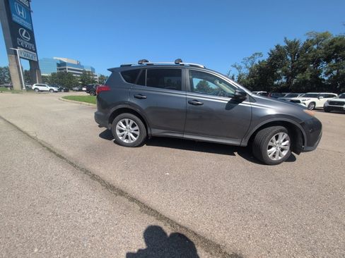 Used 2013 Toyota RAV4 Limited FWD image 19