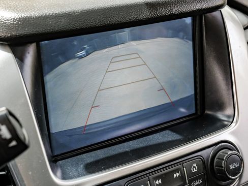 Used 2019 Chevrolet Suburban Premier RWD image 30