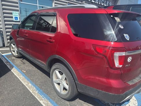 Used 2016 Ford Explorer XLT AWD/4WD image 8