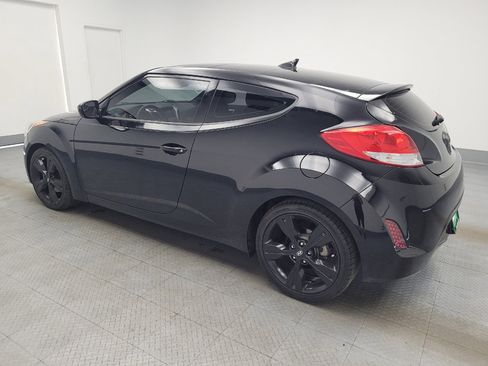 Used 2017 Hyundai Veloster Value Edition image 3