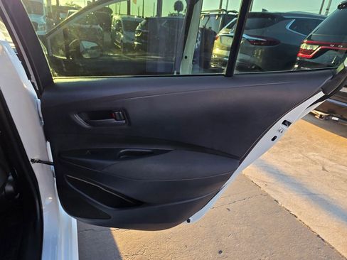 Used 2022 Toyota Corolla LE w/ LE Convenience Package FWD image 21