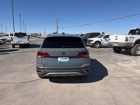 Used 2022 Volkswagen Taos SE image 6