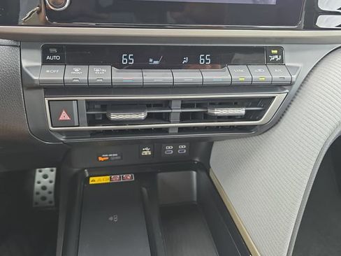 Used 2026 Toyota Camry SE w/ Convenience Package FWD image 24