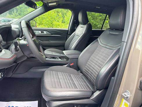 Used 2026 Ford Explorer ST-Line w/ ST-Line Street Pack AWD/4WD image 14
