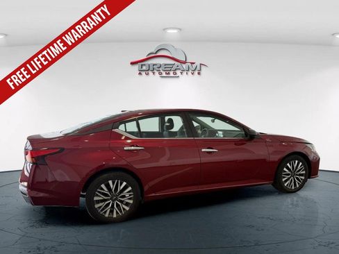 Used 2024 Nissan Altima 2.5 SV FWD image 21