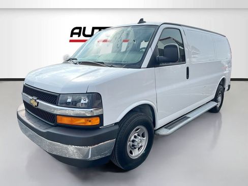 Used 2023 Chevrolet Express 2500 w/ Driver Convenience Package RWD image 3