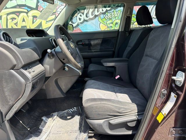Used 2012 Scion xB FWD image 12