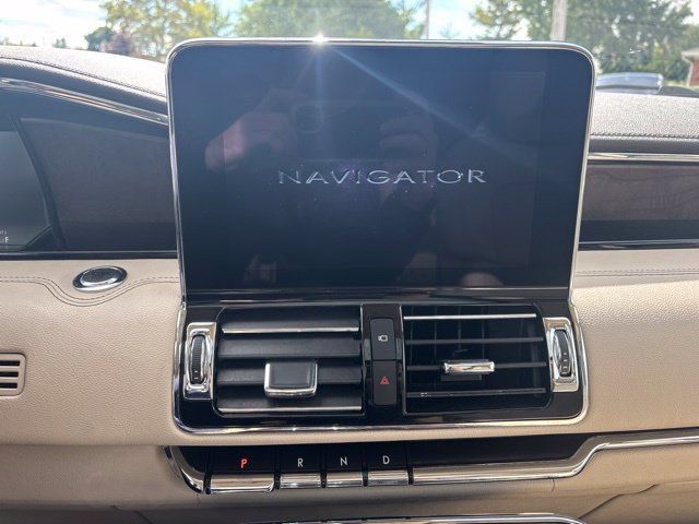 Used 2021 Lincoln Navigator Reserve w/ Luxury Package AWD/4WD image 21