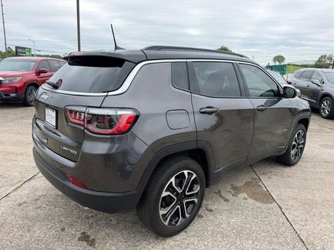 Used 2022 Jeep Compass Limited AWD/4WD image 3