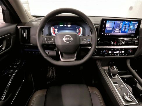 New 2026 Nissan Pathfinder Platinum w/ Lighting Package AWD/4WD image 21