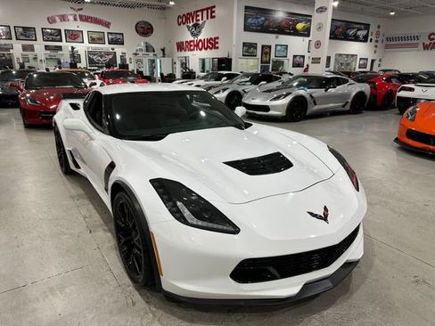 Used 2016 Chevrolet Corvette Z06 w/ Battery Protection Package RWD image 4