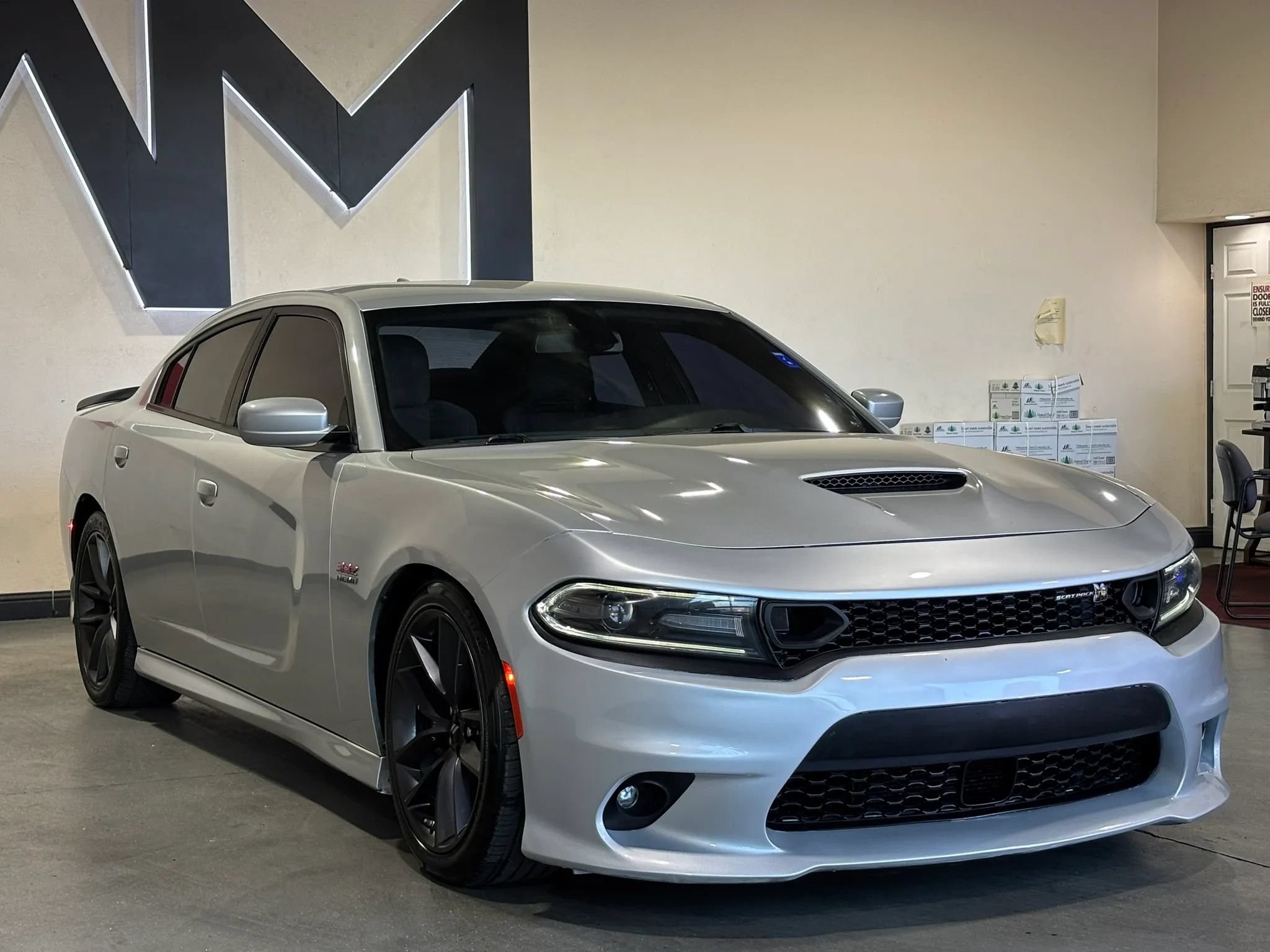 Used 2019 Dodge Charger Scat Pack w/ Navigation & Travel Group RWD image 2