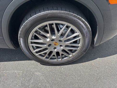 Used 2016 Porsche Cayenne S image 14